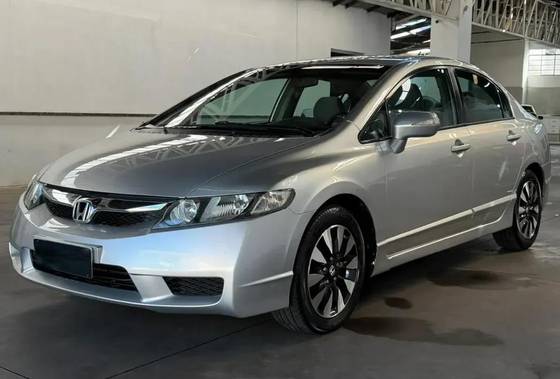 HONDA CIVIC 1.8 LXL 16V FLEX 4P AUTOMÁTICO HONDA CIVIC 1.8 LXL 16V FLEX 4P AUTOMÁTICO